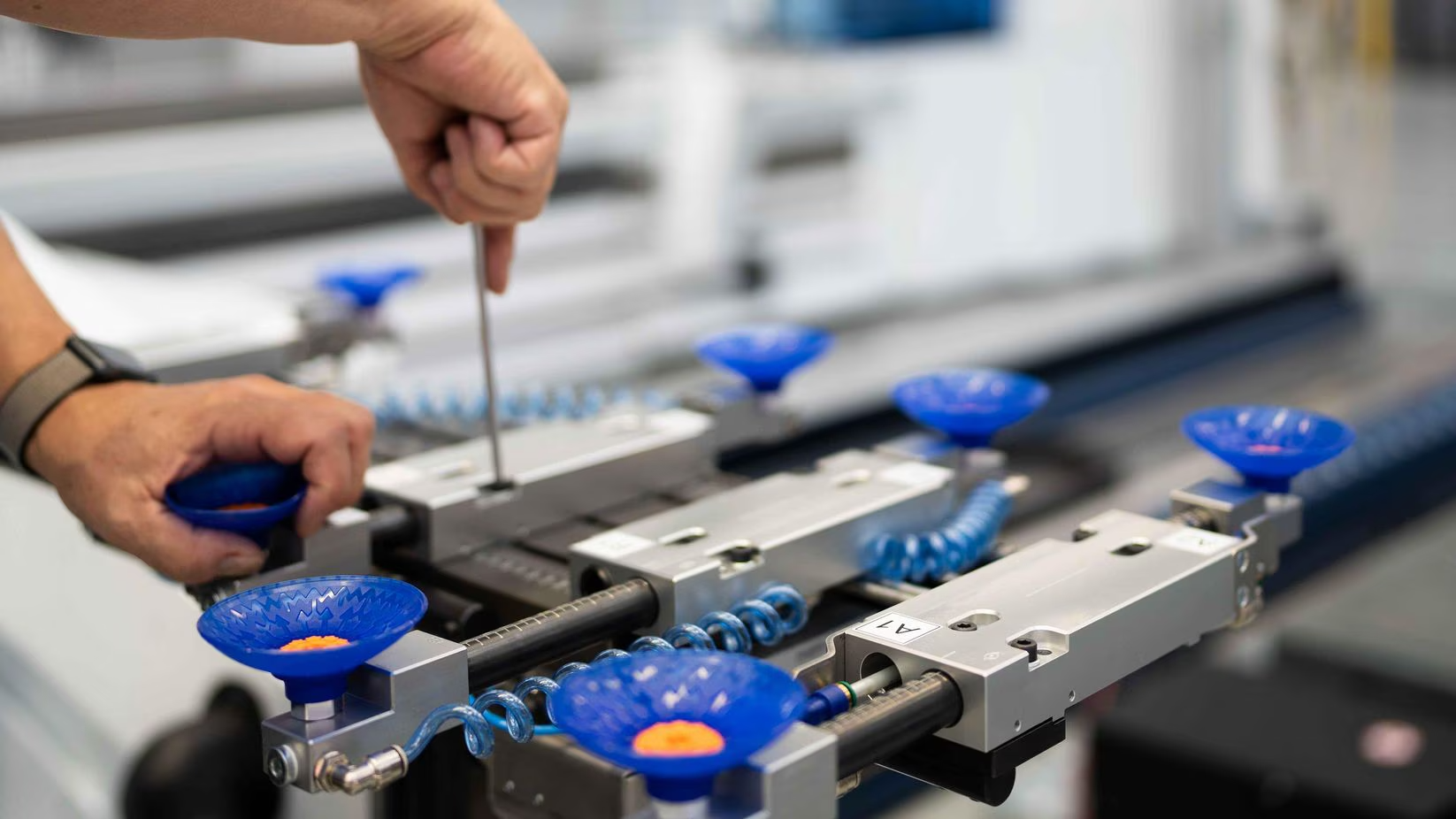 You can configure your gripper in the TRUMPF offline programming system in just a few minutes.