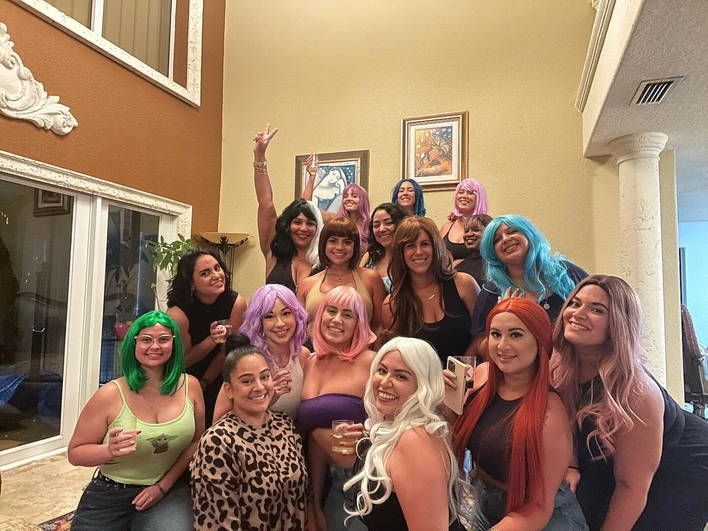 Wig &amp; Wine event #bodybyk with @thatmiamiwitch ✨
A community for women to feel comfortable in their own skin. Building confidence one woman at a time! Love my job, especially with these ladies making it so easy. #goodenergy