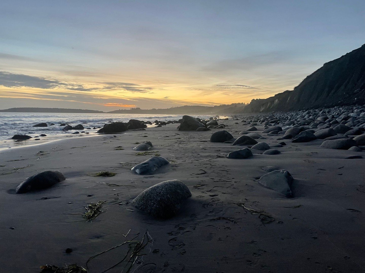 #Improvemymoodchallenge Day 7

👁👟🕶🦅🦀🌊🧘🏿&zwj;♀️⚓️ Walking near water.

It's my go-to for shifting my state of mind. And since I have to do that a lot ,it's a good thing it's close by.

Here's one of my fav's ...🦅 Hirtle's Beach.

I wonder how