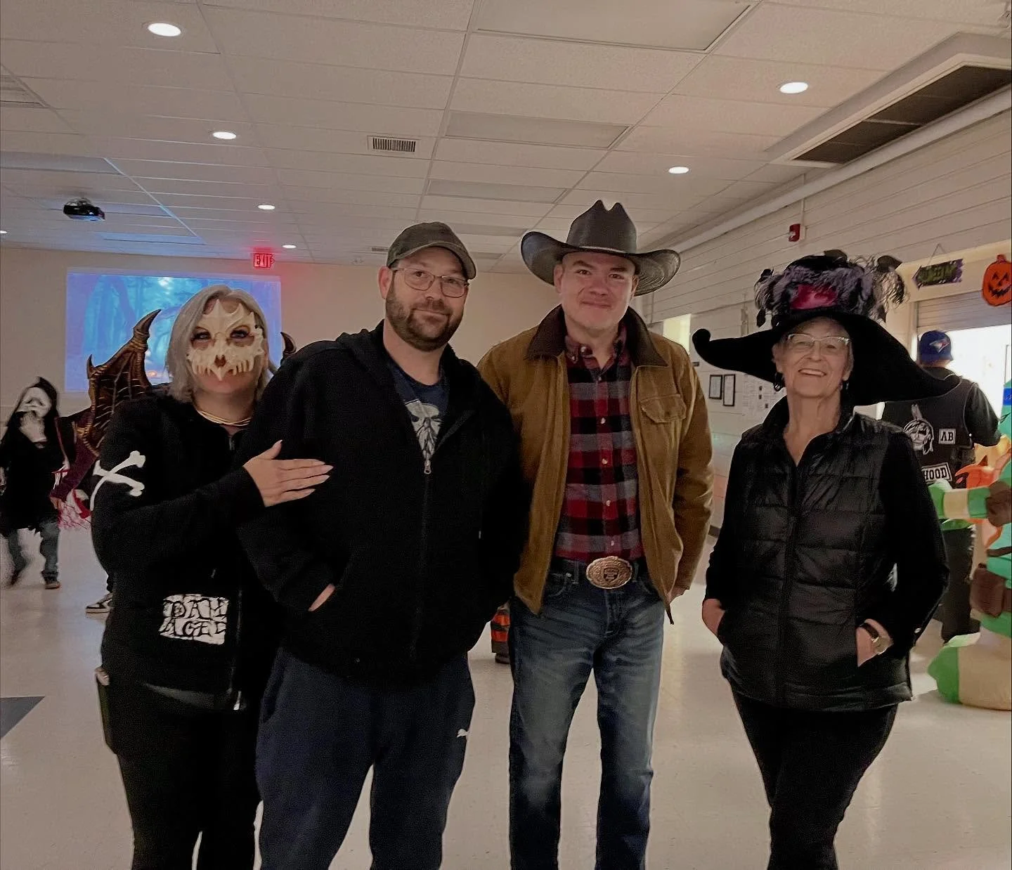 Ghostface, Mailman, Jays fan, oh my! 🎃👻
All the characters were out at a very spooky Halloween Party at South Clareview Community League. 
Great turnout and great treats!🍬
