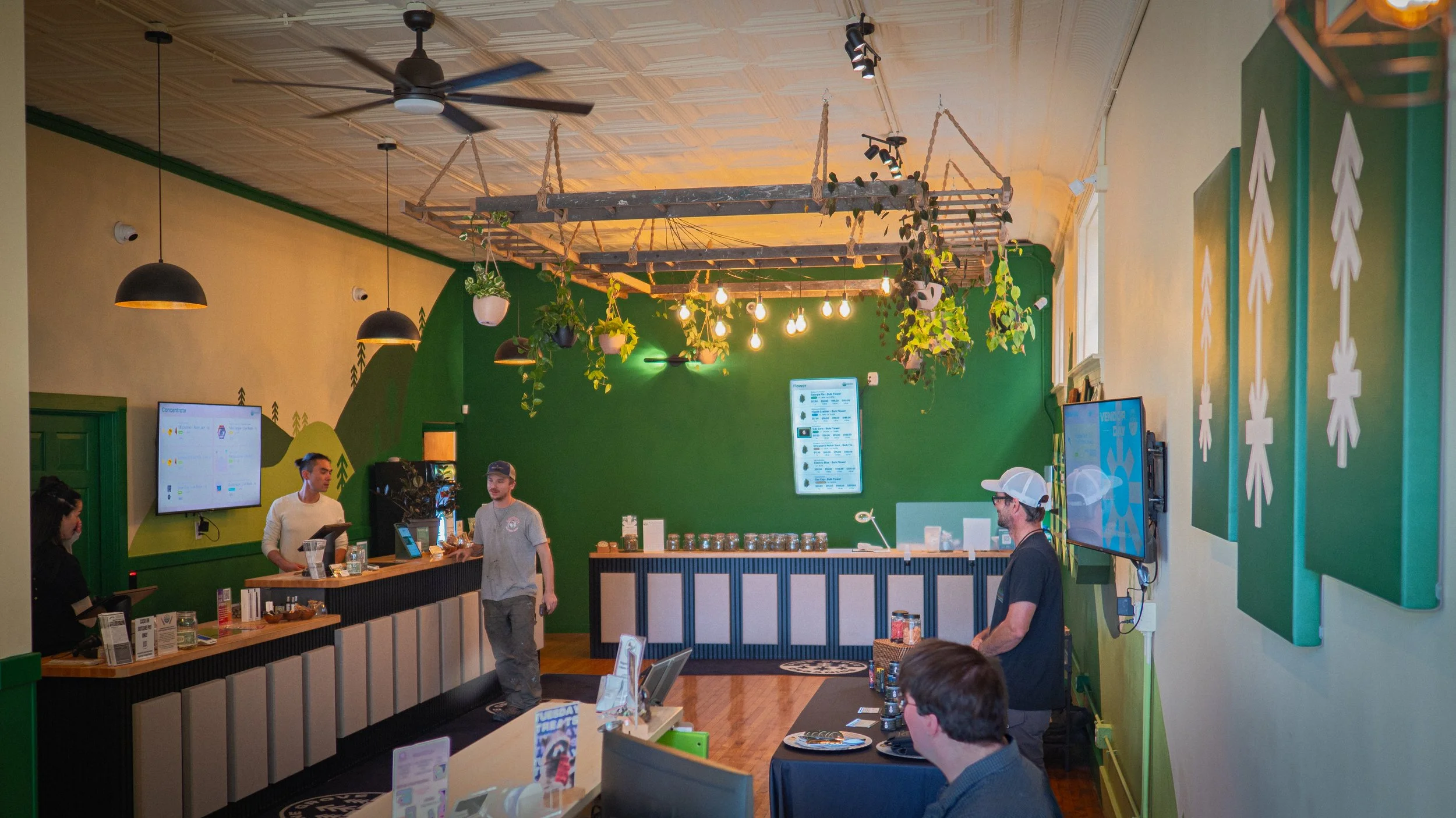 Staff Picks Friday! Extra 10% Off Select Items