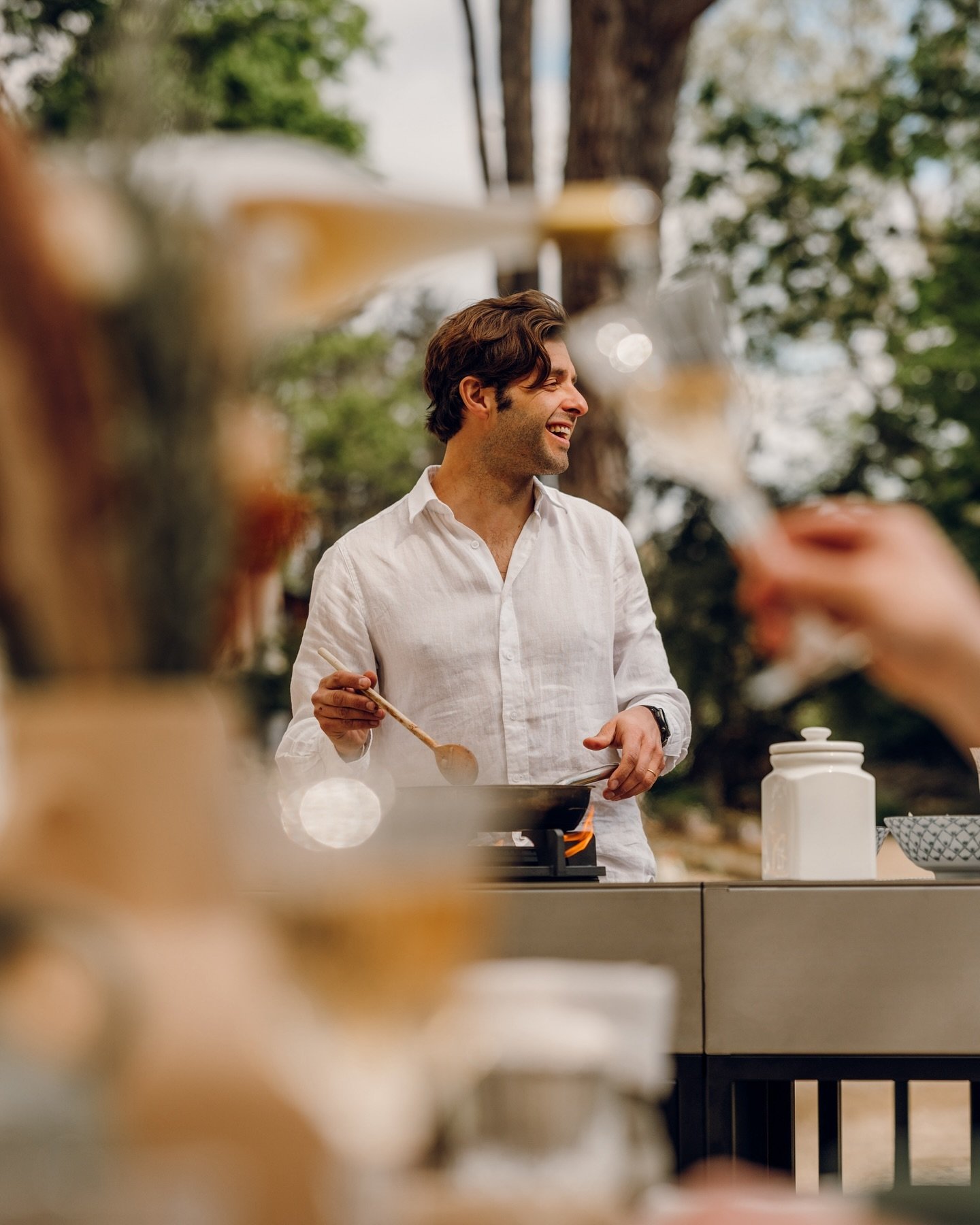 what the heck!! i can&rsquo;t believe i haven&rsquo;t shared this shoot&hellip; a highlight of the year shooting on the outskirts of paris for an outdoor kitchen company. 

one of those &ldquo;pinch me&rdquo; days &mdash; a lovely early summer evenin