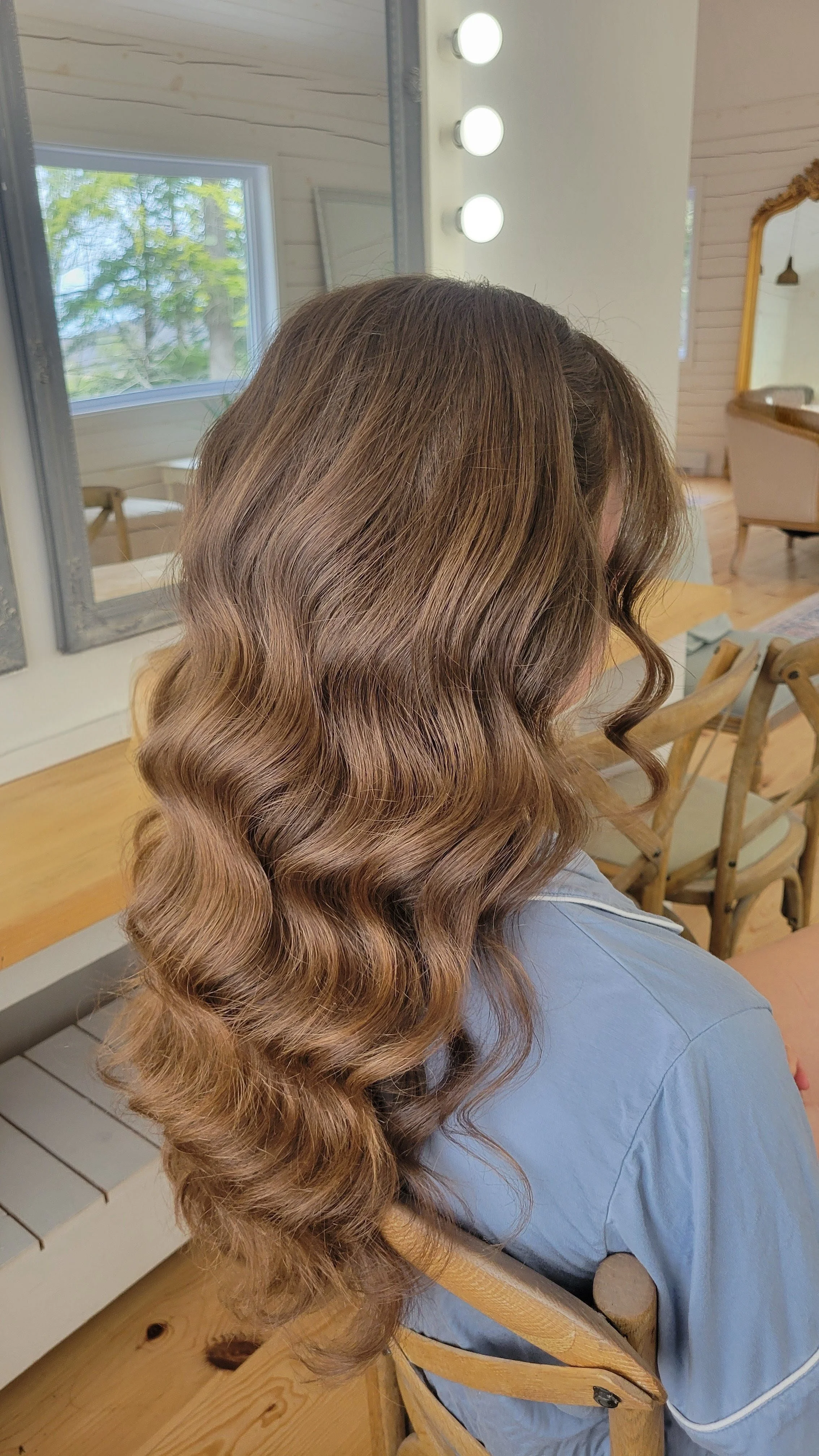 Bridal hair down with glam waves