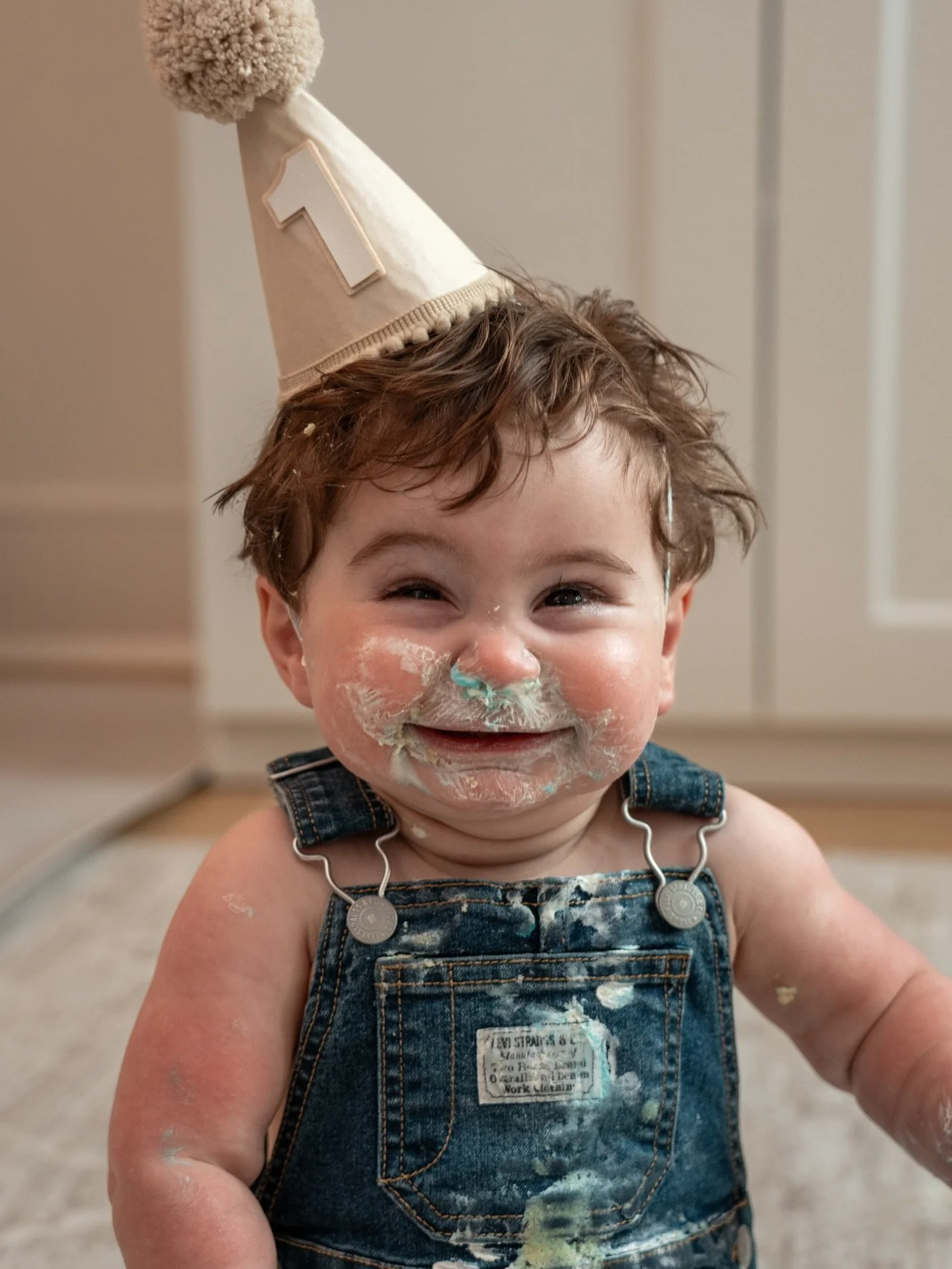 A little sugar, a lot of spirit, and the perfect start to Henry&rsquo;s birthday weekend. 🧁

Before the big "Barnyard Bash," we spent a morning capturing Henry in his element&mdash;discovering his very first birthday cake. I love these ses