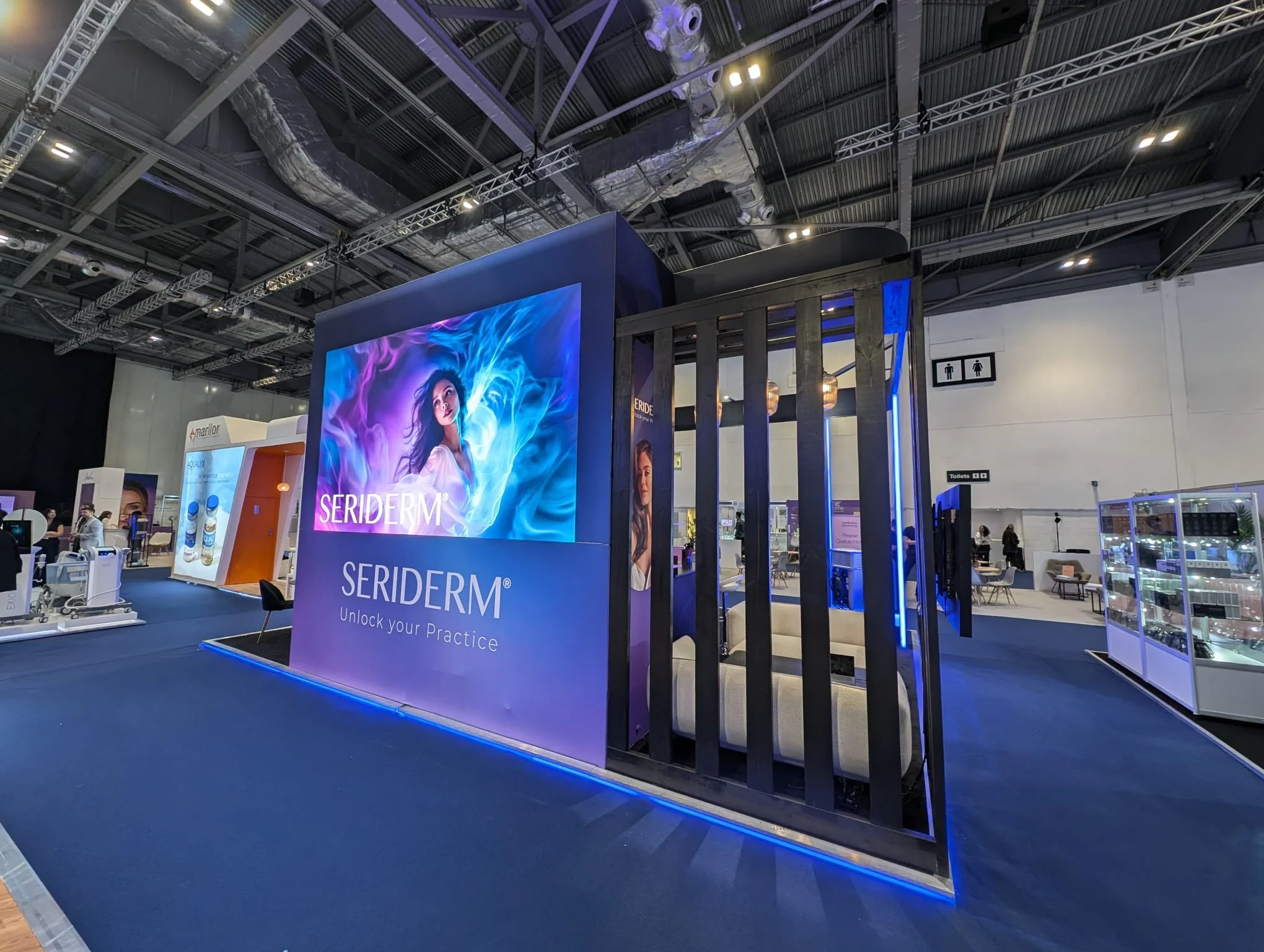 Cool Exhibtion Ideas using LED screens.jpeg