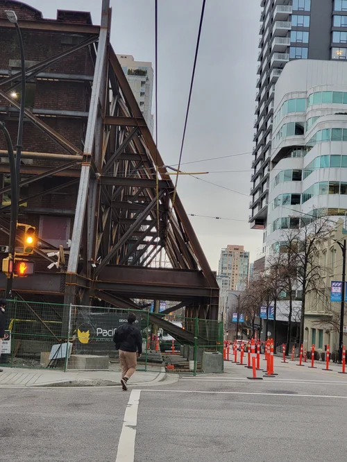 150 Robson / 828 Cambie — shoring system