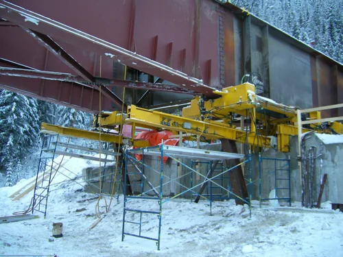 Kicking Horse Park Bridge — girder erection
