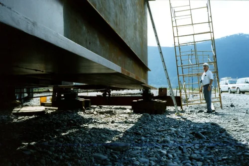 Gitwinksihlkw Bridge — span launch