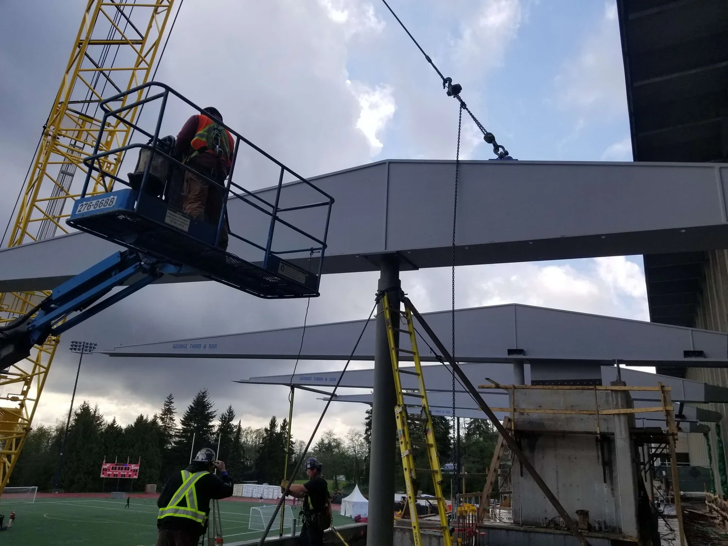 SFU Stadium Roof girders set on supporting columns