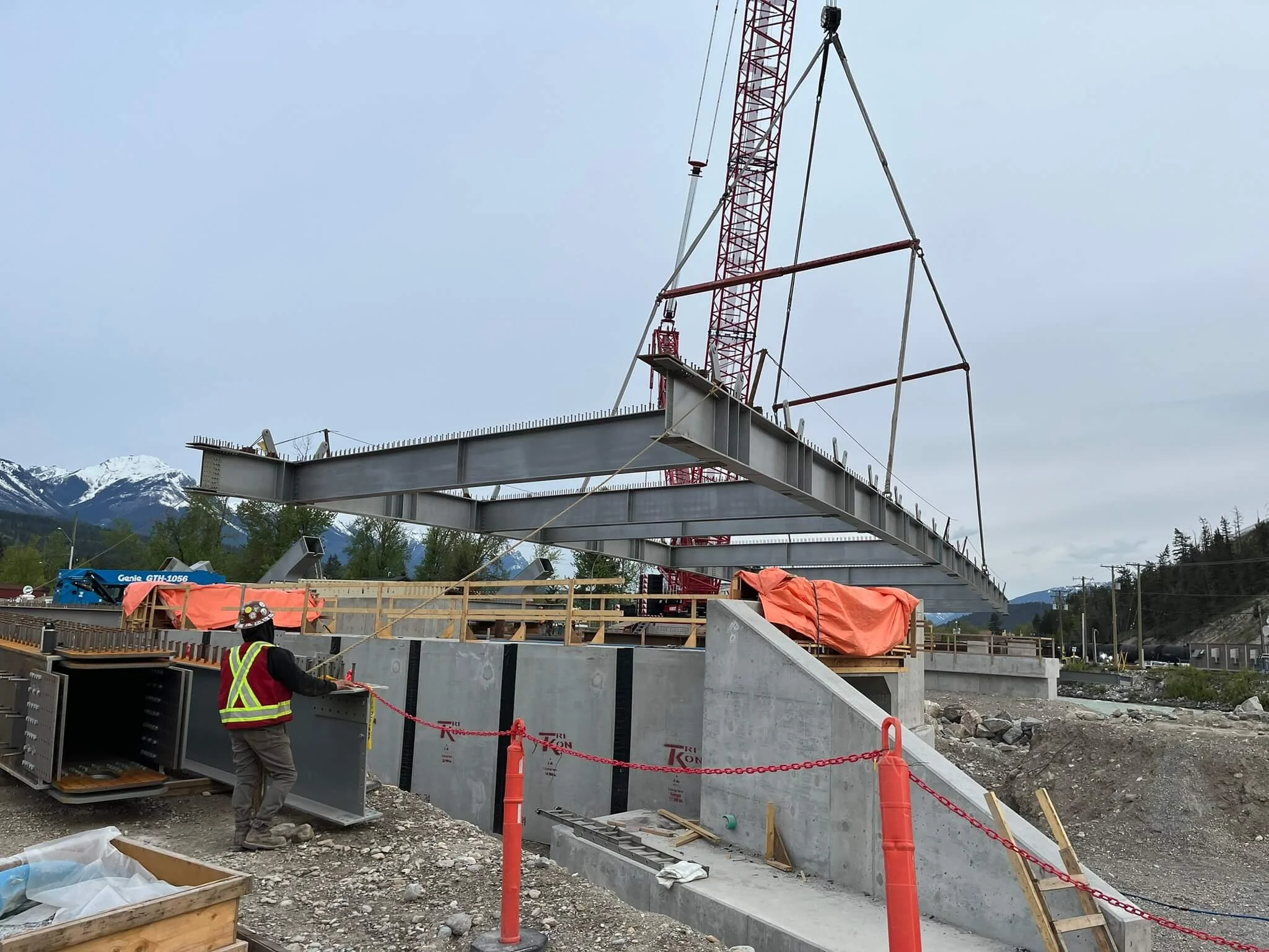 KWH — bridge girder erection