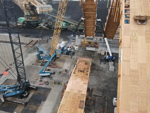 Westshore crane and arch assembly