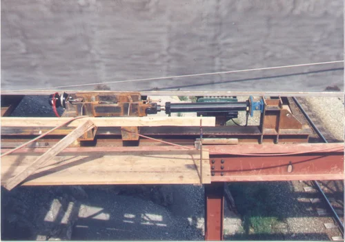 Ashcroft Bridge — hydraulic push-grip mechanism