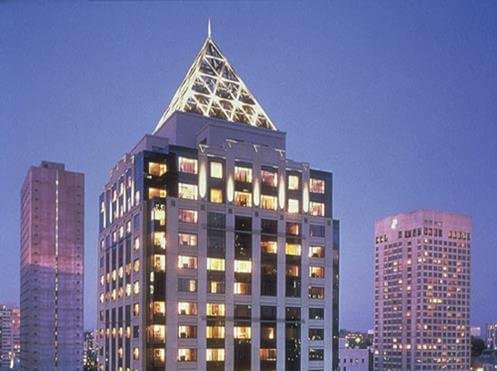 Starwood W Hotel — tower crane erection