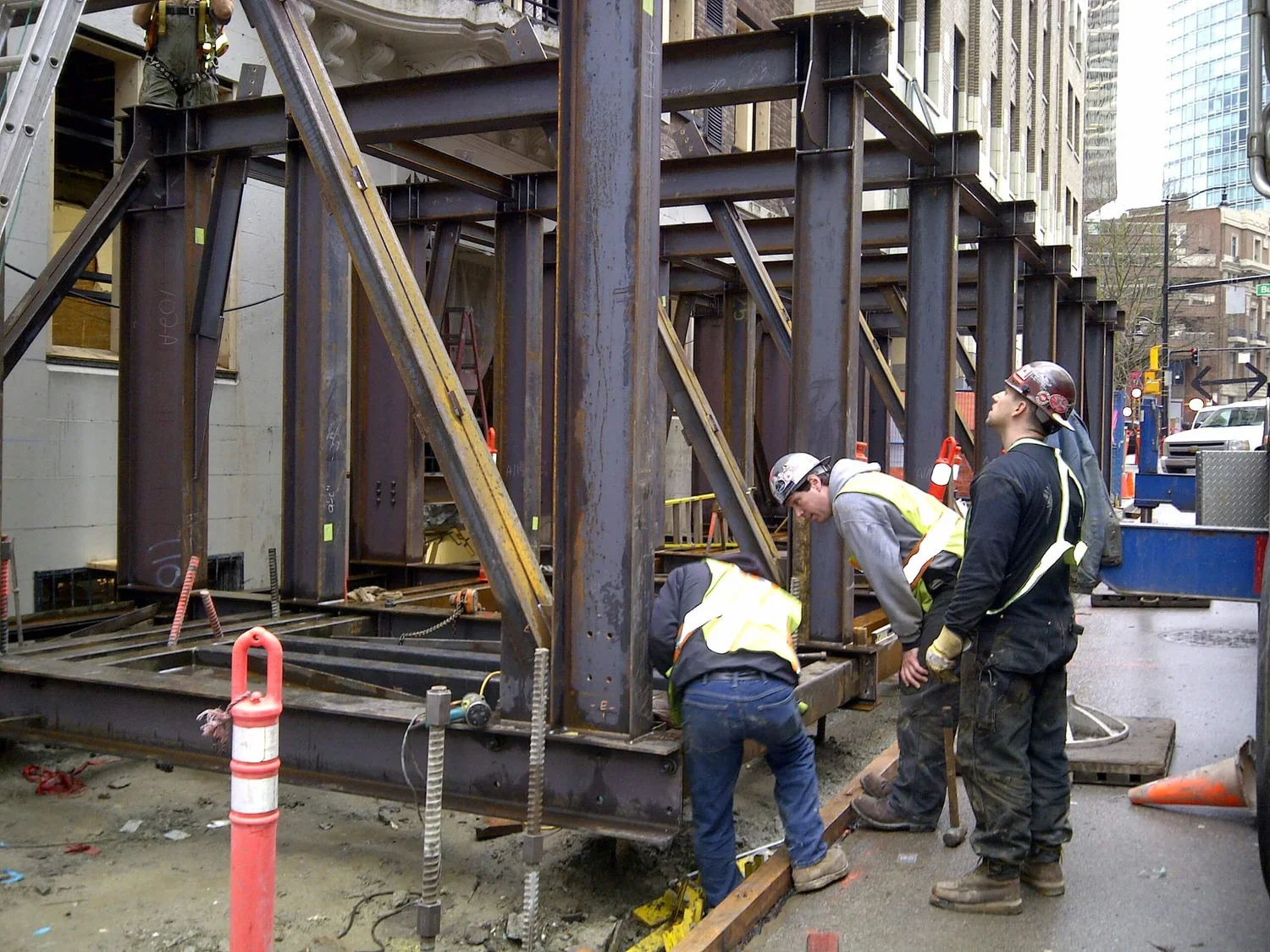 Completed 34-storey tower behind preserved University Club façade
