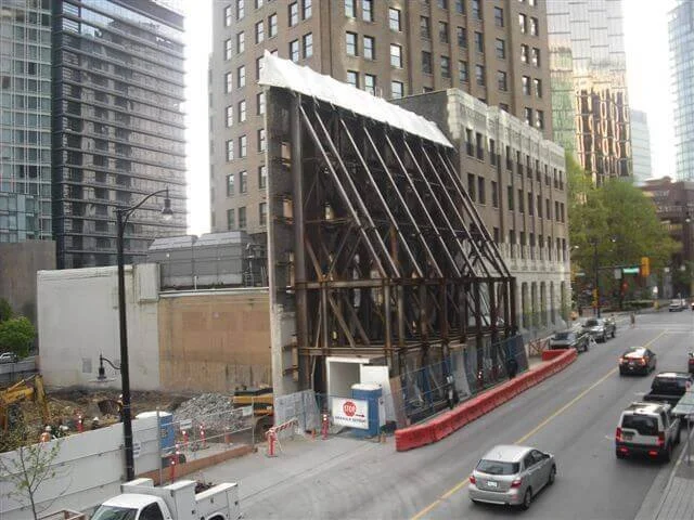 University Club façade construction view