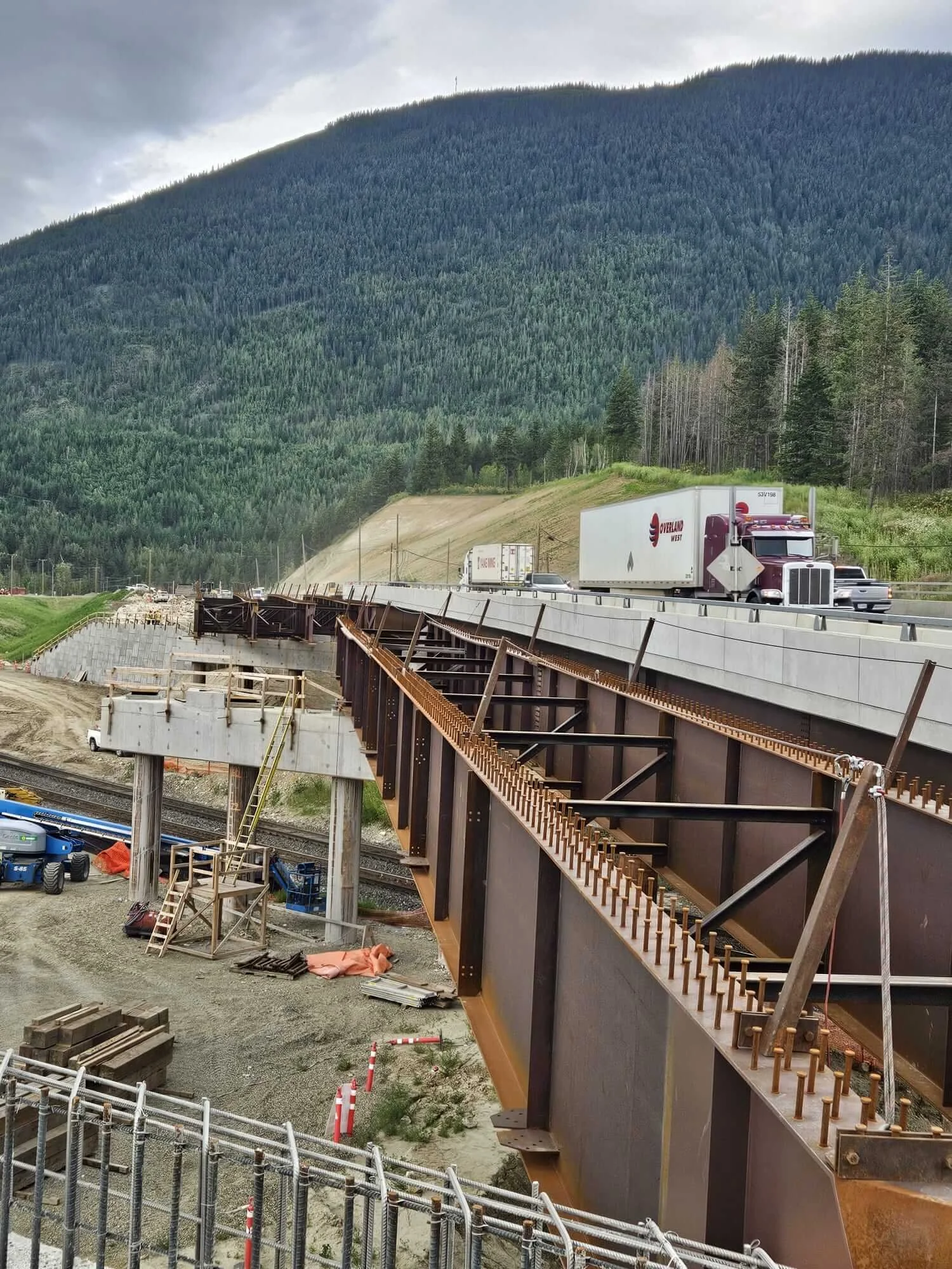 Tappen Overhead Bridges abutment to pier span along Highway 1