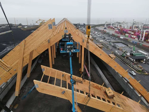 Westshore glulam arch erection
