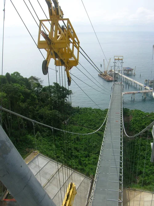 Equatorial Guinea LNG Bridge — bridge deck installation