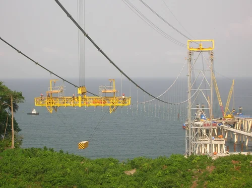 Equatorial Guinea LNG Bridge — suspension cables and towers