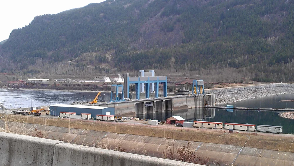 Keenleyside Dam — exterior structure
