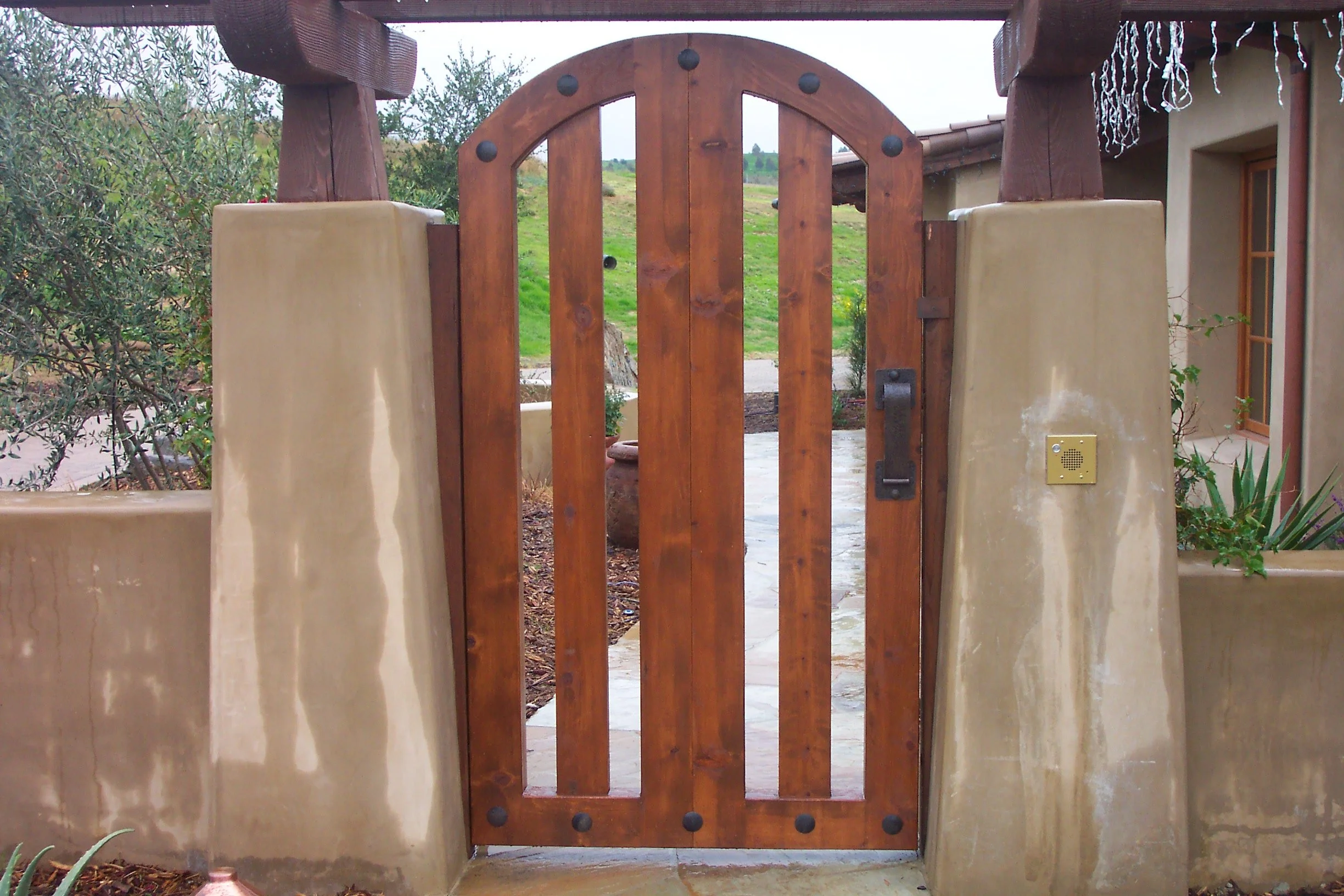 PEDESTRIAN GATE 1.JPG