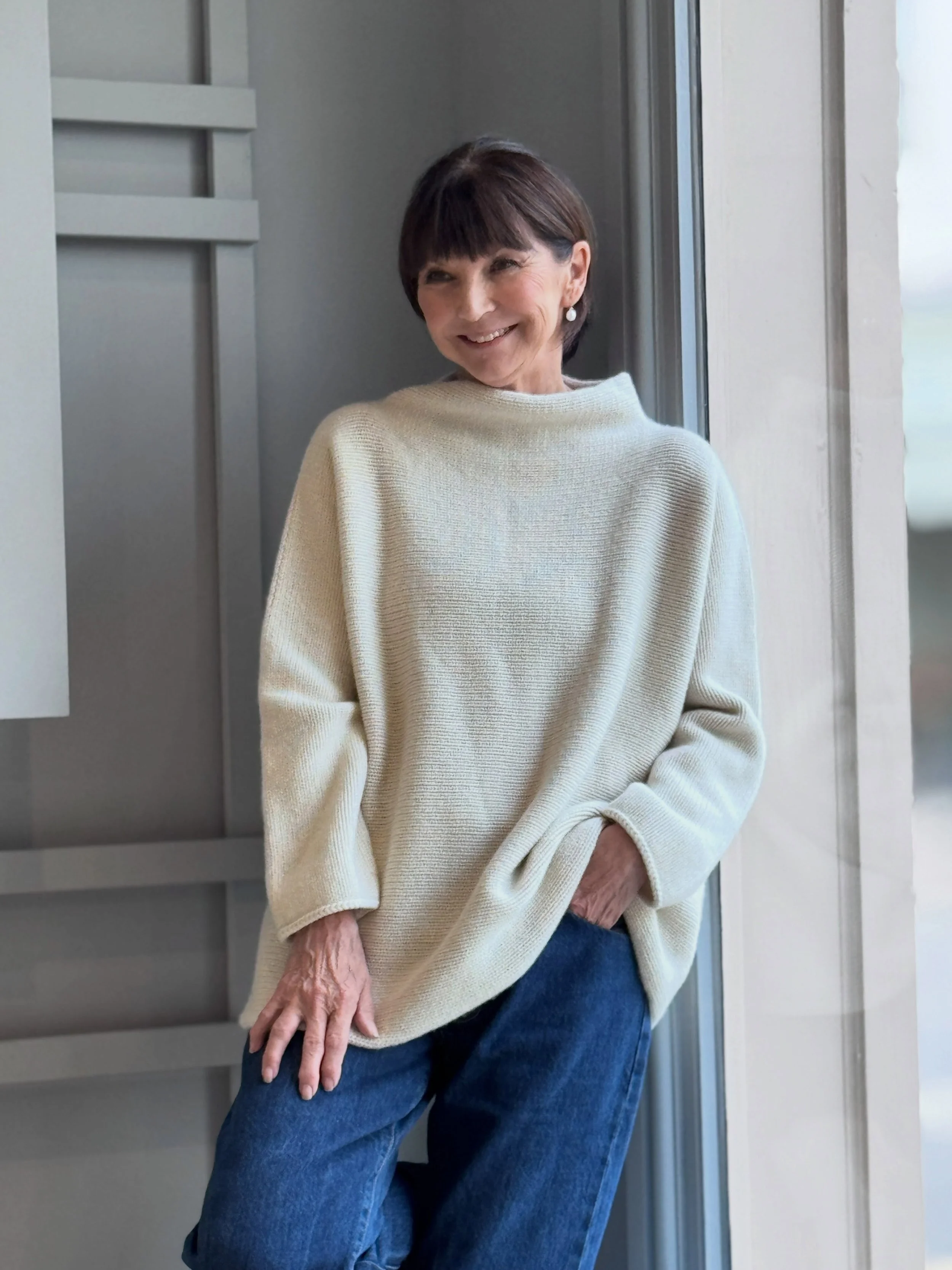 .
__________________________________________

n e w

. Oak Sweater
. 100% Cashmere
. In Antique White
. One Size
. Handmade In London

@ricorrrobe 

For price, how to buy or and more detail don&rsquo;t hesitate to contact us or visit our store.

Emai