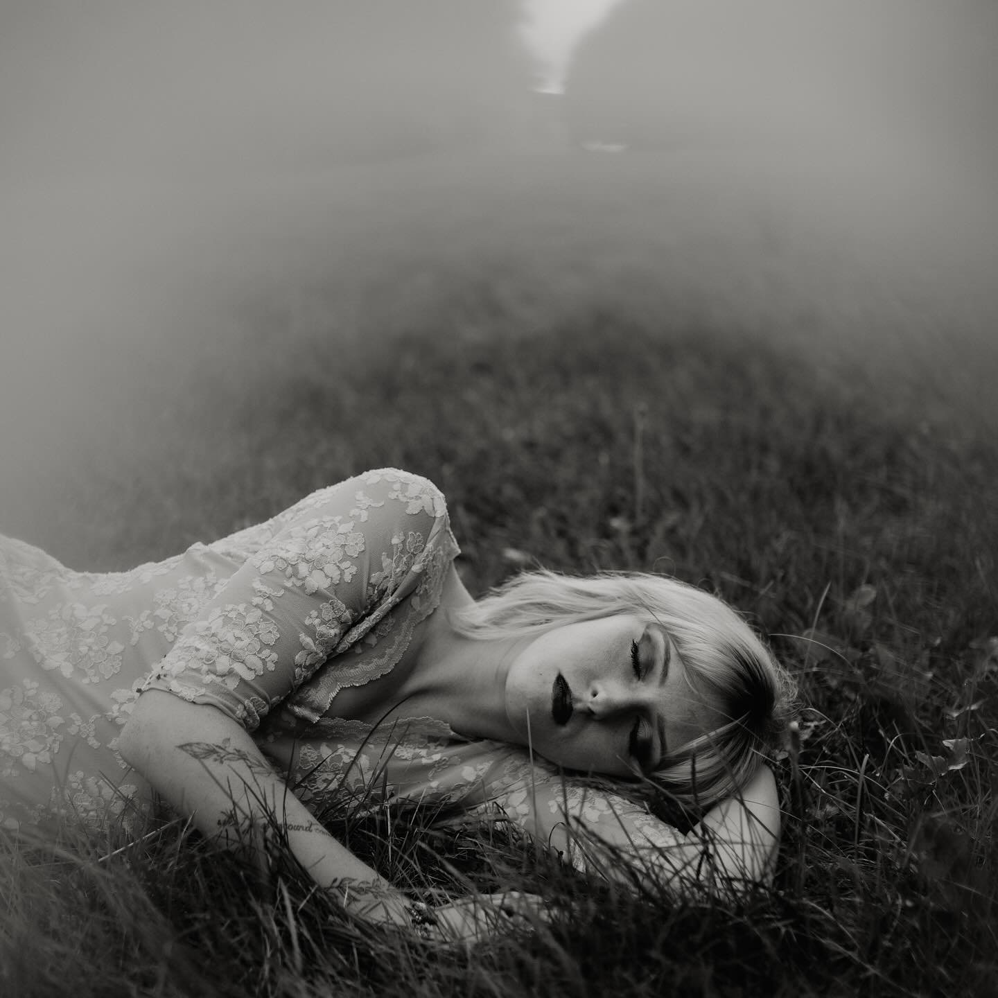 leaving the dreamscape 🪞 a photo poem slide

Photos by : @kirstenjophotos 
Poem by : myself 

just a short poem about how some of the photos from this shoot reminded me of the way I feel exploring the liminal spaces of my dreams 🛏️💭