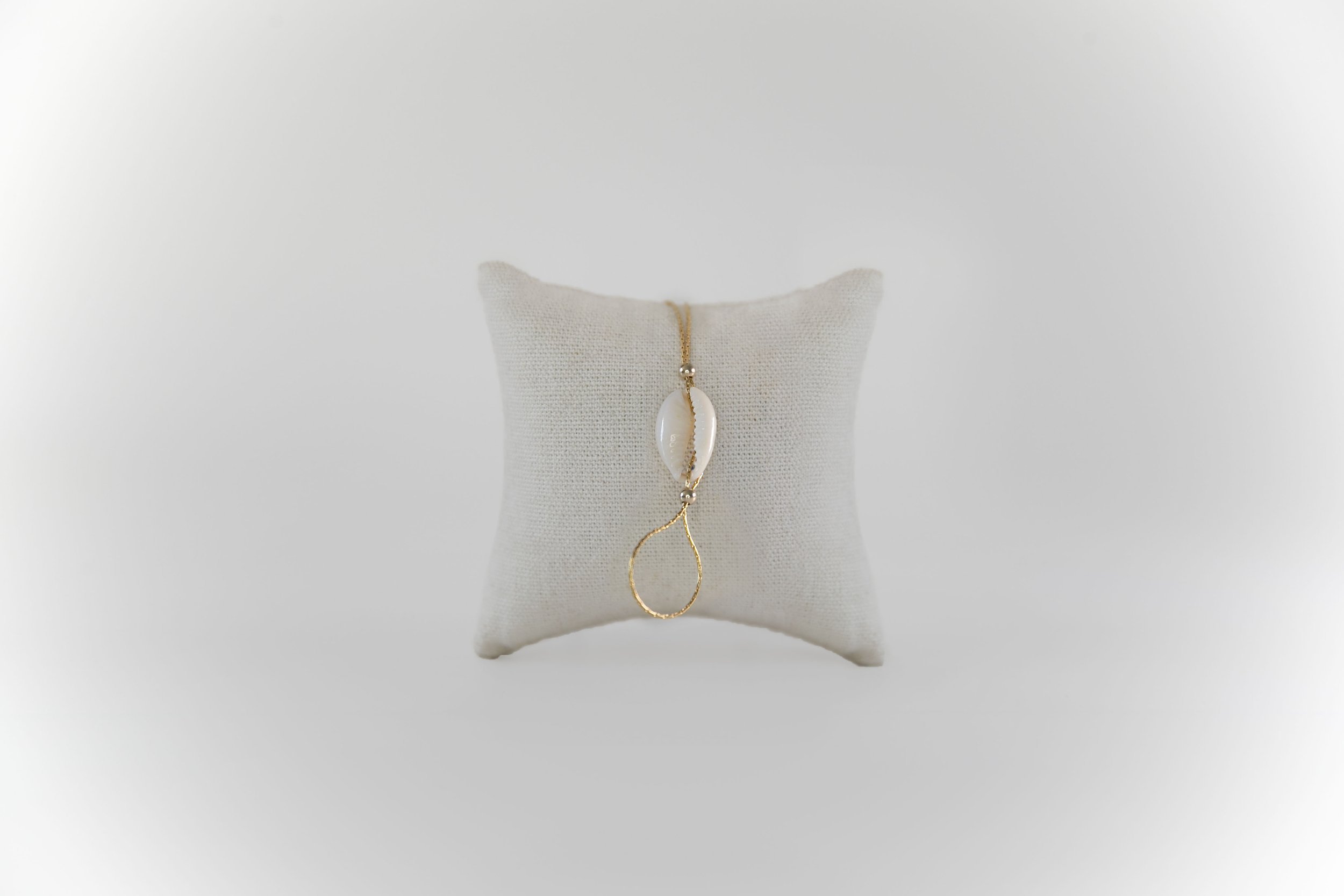Coussin By C B.jpg