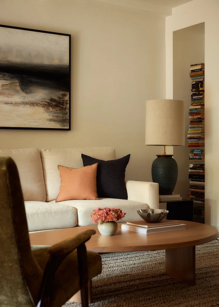 Living room with vintage  Mid Century ceramic lamp