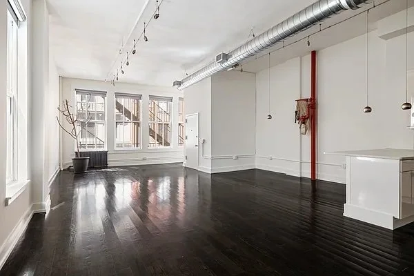 10 E18th St 1.jpeg