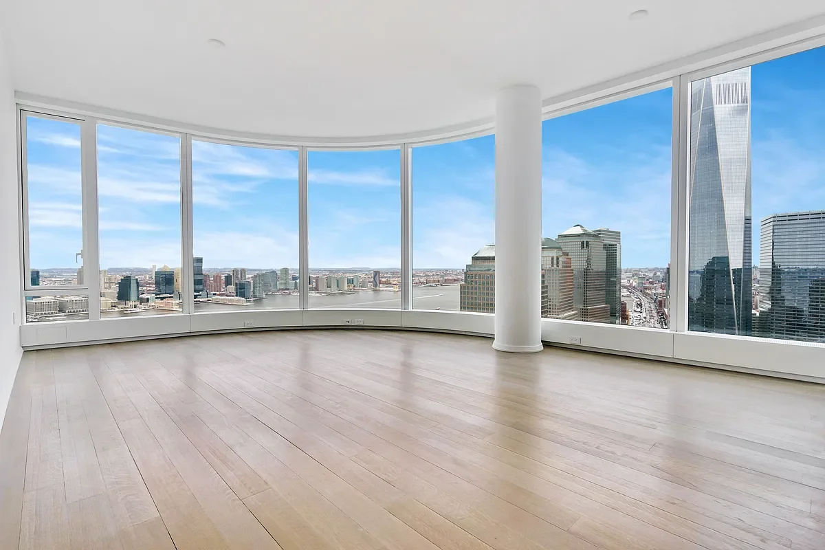 Financial District apartment with panoramic view
