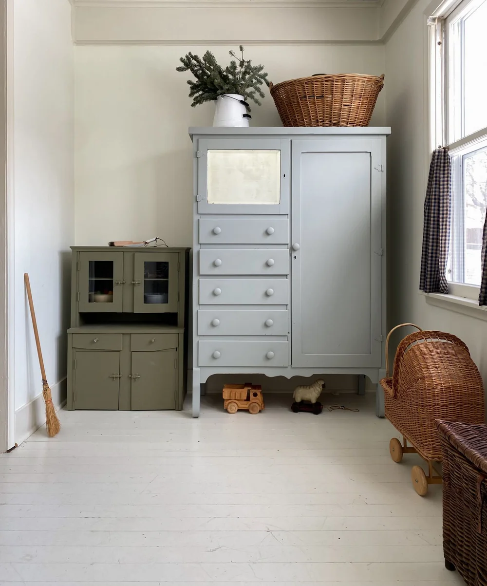 Nursery Primer: How to use antiques in your children's bedroom design ...