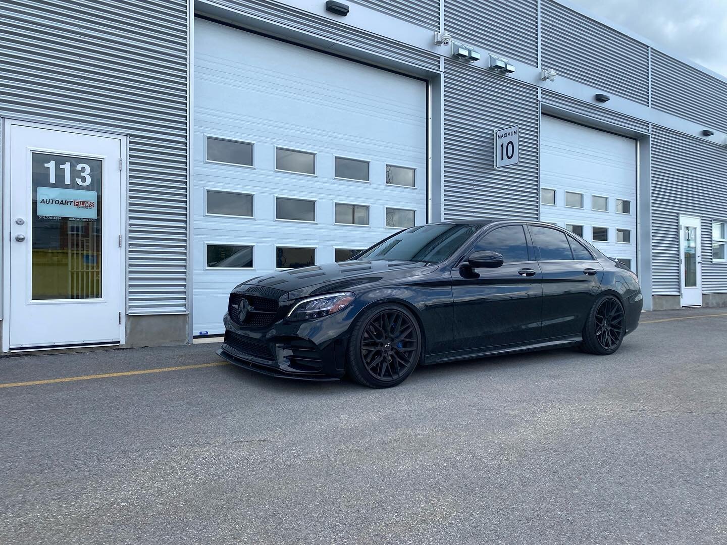 🖤 Stealthy Sophistication 🖤
Mercedes C-Class, equipped with dark Ceramic Window Tints, adding an air of mystery and style. Get ready to own the night! 😎 #AutoArtFilmsSolutions #CarLovers #mercedes #tint #car