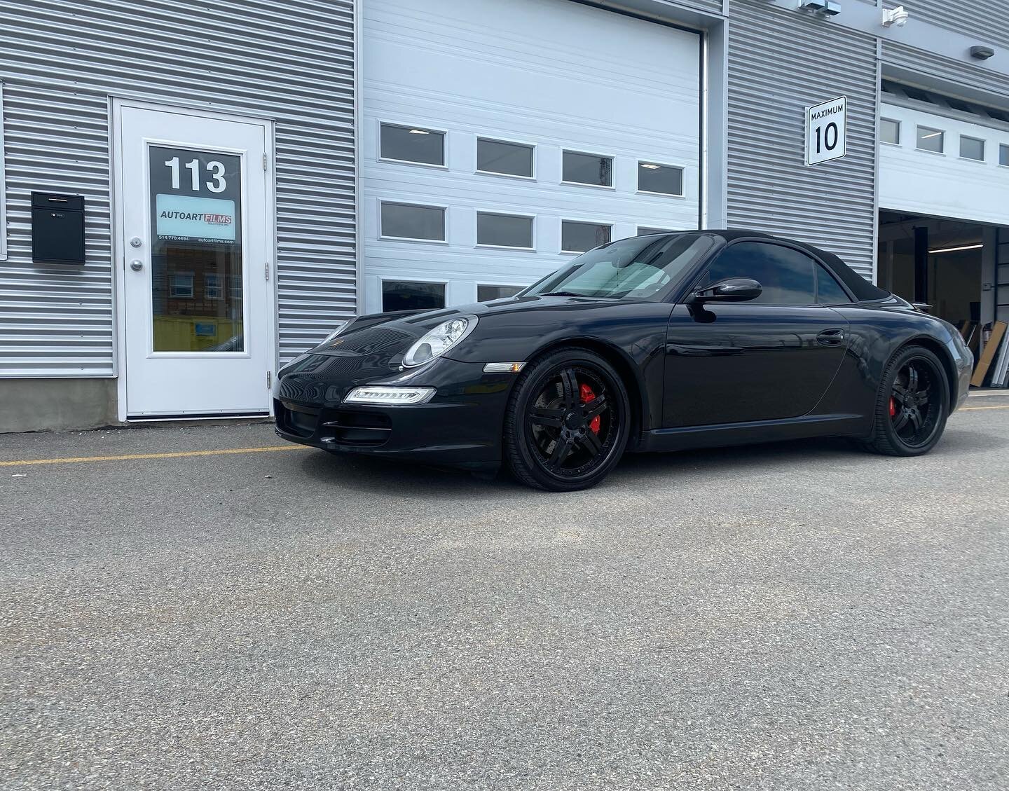 Cruising into the week with unbeatable protection! Our client's Porsche 911 Carrera just received our full front PPF package, ensuring that its sleek exterior stays flawless for miles to come. 🚘💨 #ppf #paintprotectionfilm #Porsche911 #Carrera #luxu