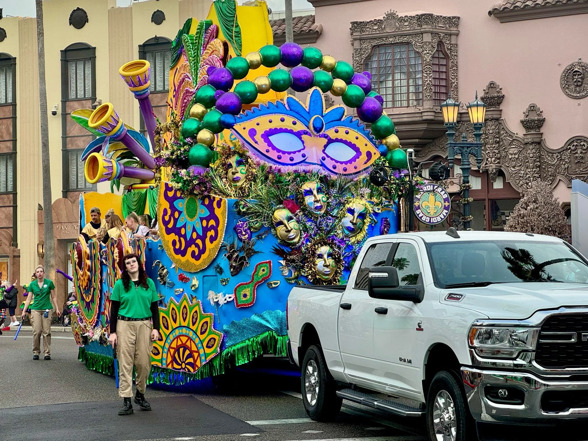 Universal Mardi Gras Float Ride &amp; Dine Experience: Is It Worth It?