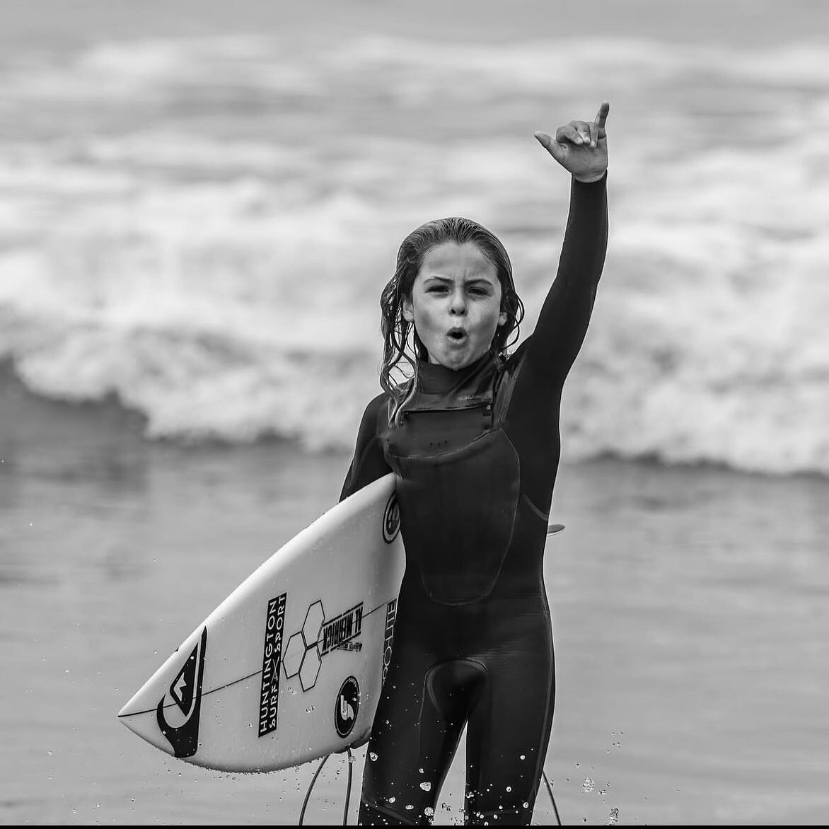 Help us welcome our newest Sessions ambassador 10 year old @cruzfreyre. 

This dude is usually ripping HB when&rsquo;s he&rsquo;s not traveling with his big sisters @sara_freyre and @sofiafreyre. 

Happy to keep you fueled Cruz.  And stoked to have t