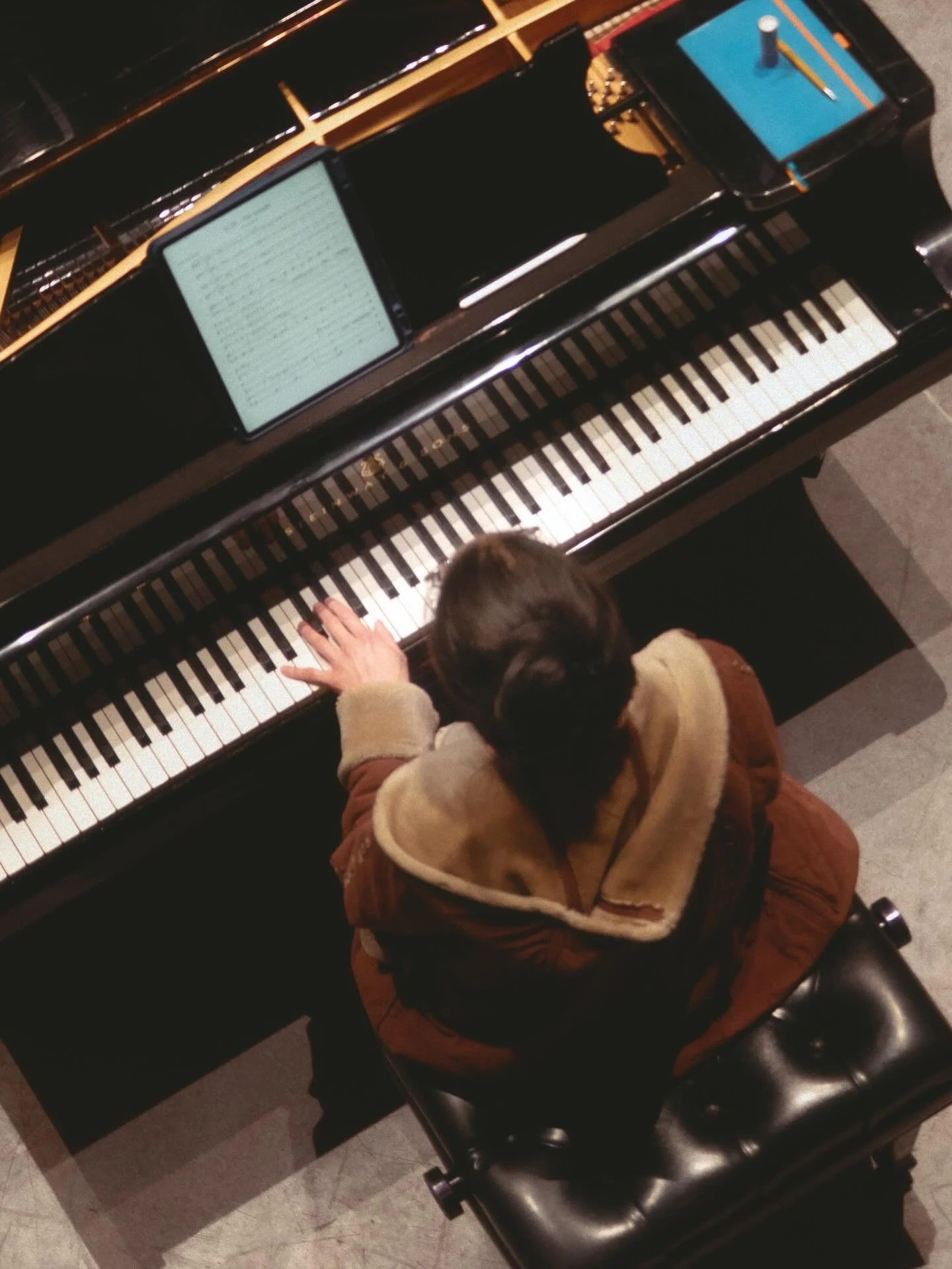 ✨Meet the Team✨
Introducing Perri Lo!

Perri is one of our original board members and leads the music direction for Opera Unbound! She is essential to our productions and workshops, and her connections to the dance community made it possible for us t