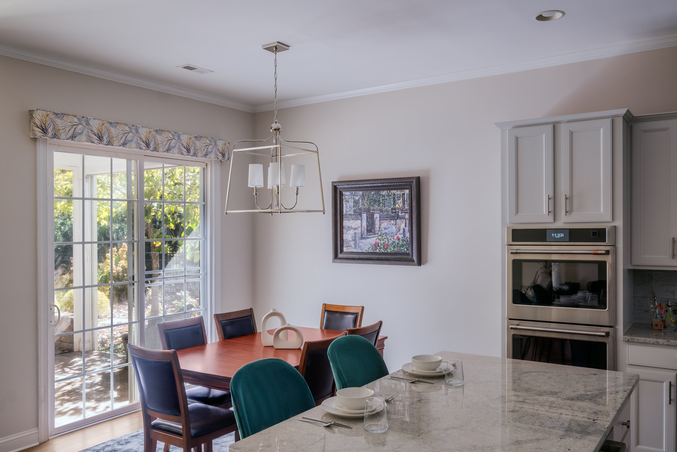 Kitchen remodel in Charlotte, NC – interior design by Jennifer Wagener of Decorating Den Interiors, photographed by Lange Photo Studio