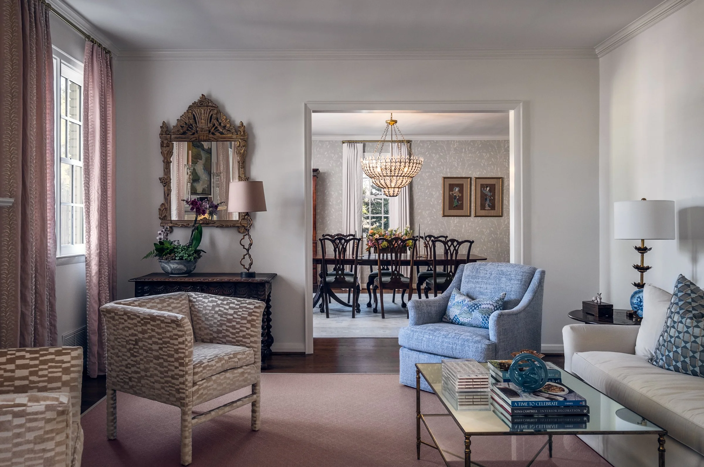 This luxury residential interior in Columbia, SC, designed by Westend Interiors and led by luxury interior designer Alisa Bunch, reflects a refined balance of texture, lighting, and curated furnishings. Photographed by Columbia and Charlotte-based ar