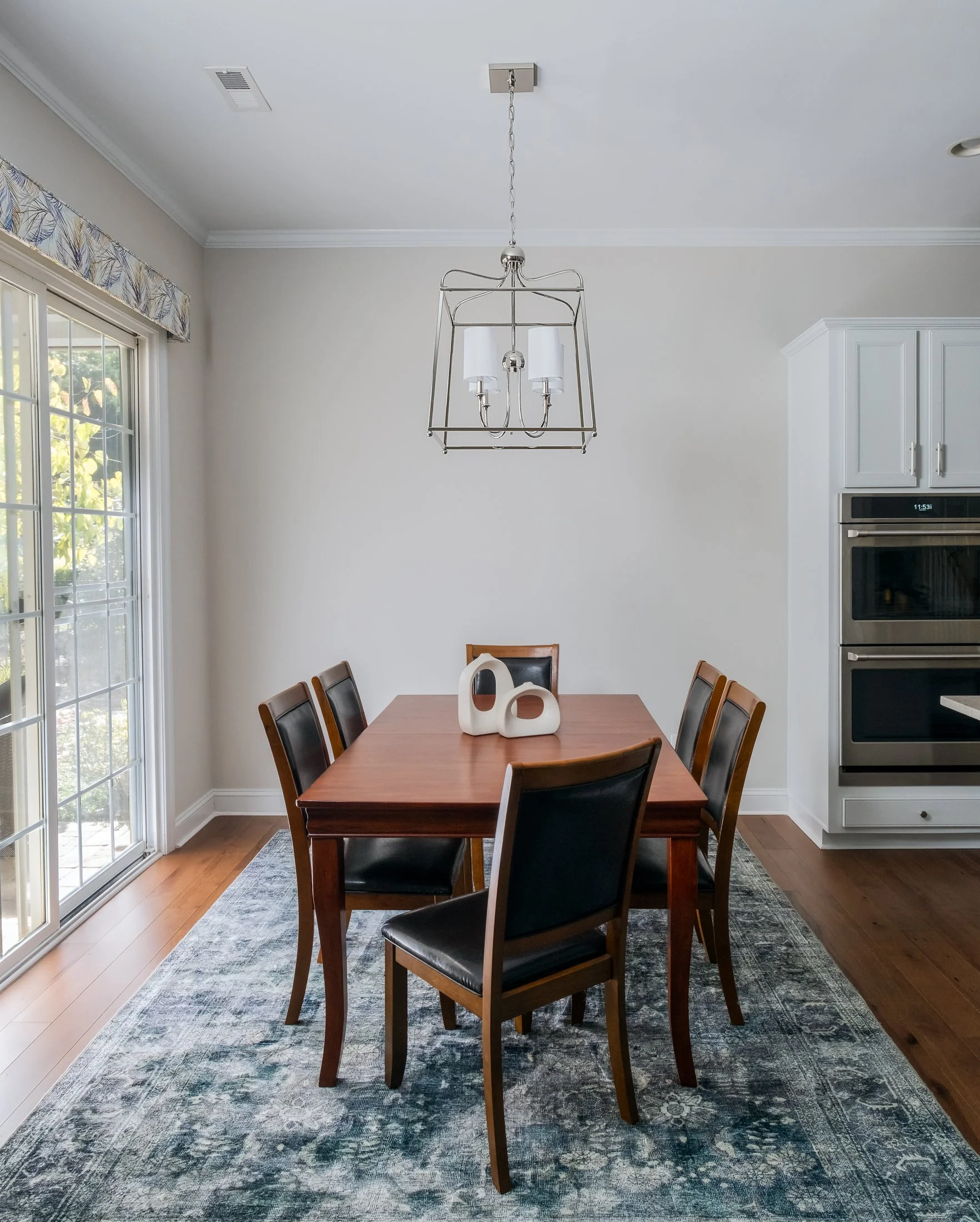 Kitchen remodel in Charlotte, NC – interior design by Jennifer Wagener of Decorating Den Interiors, photographed by Lange Photo Studio