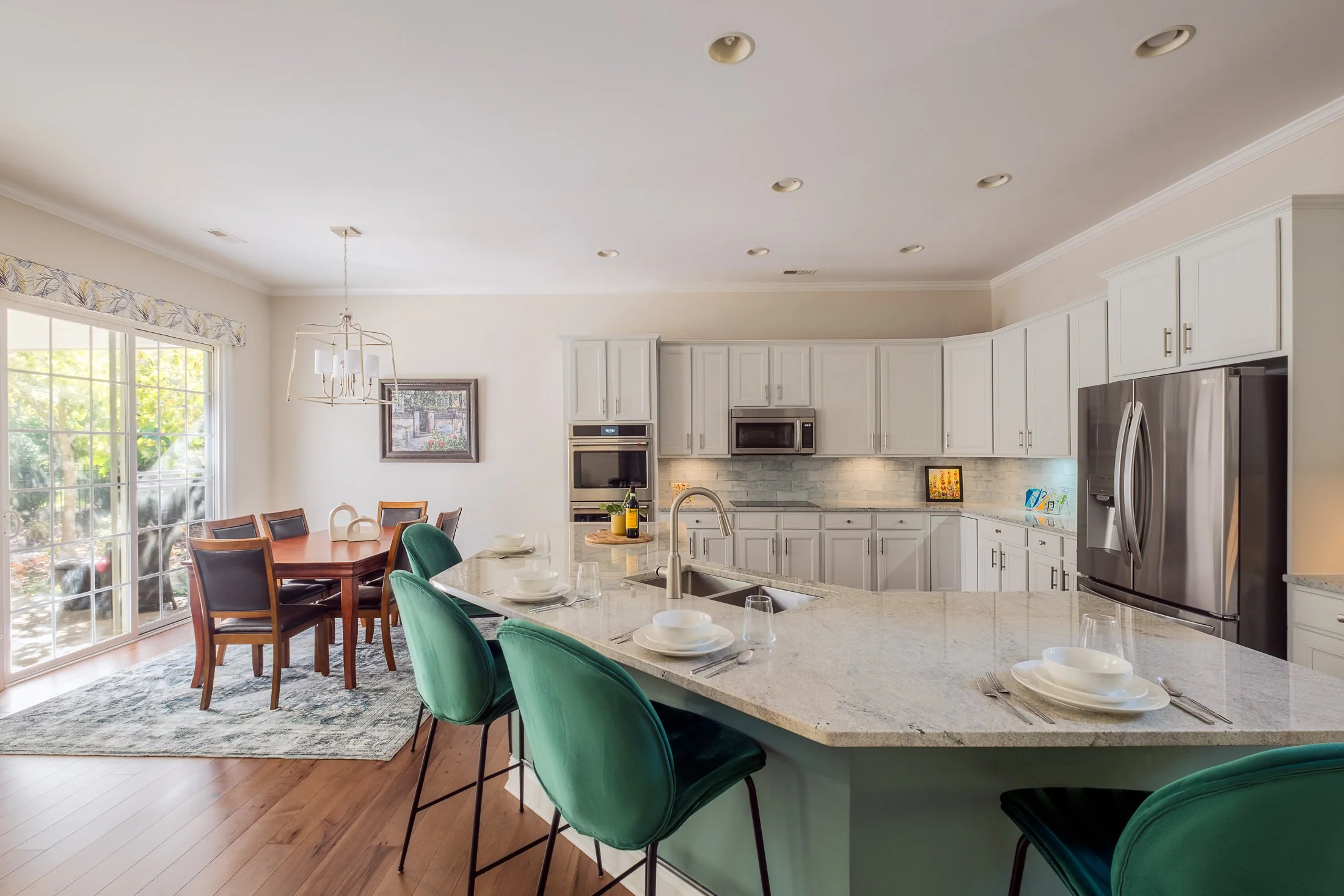 Kitchen remodel in Charlotte, NC – interior design by Jennifer Wagener of Decorating Den Interiors, photographed by Lange Photo Studio