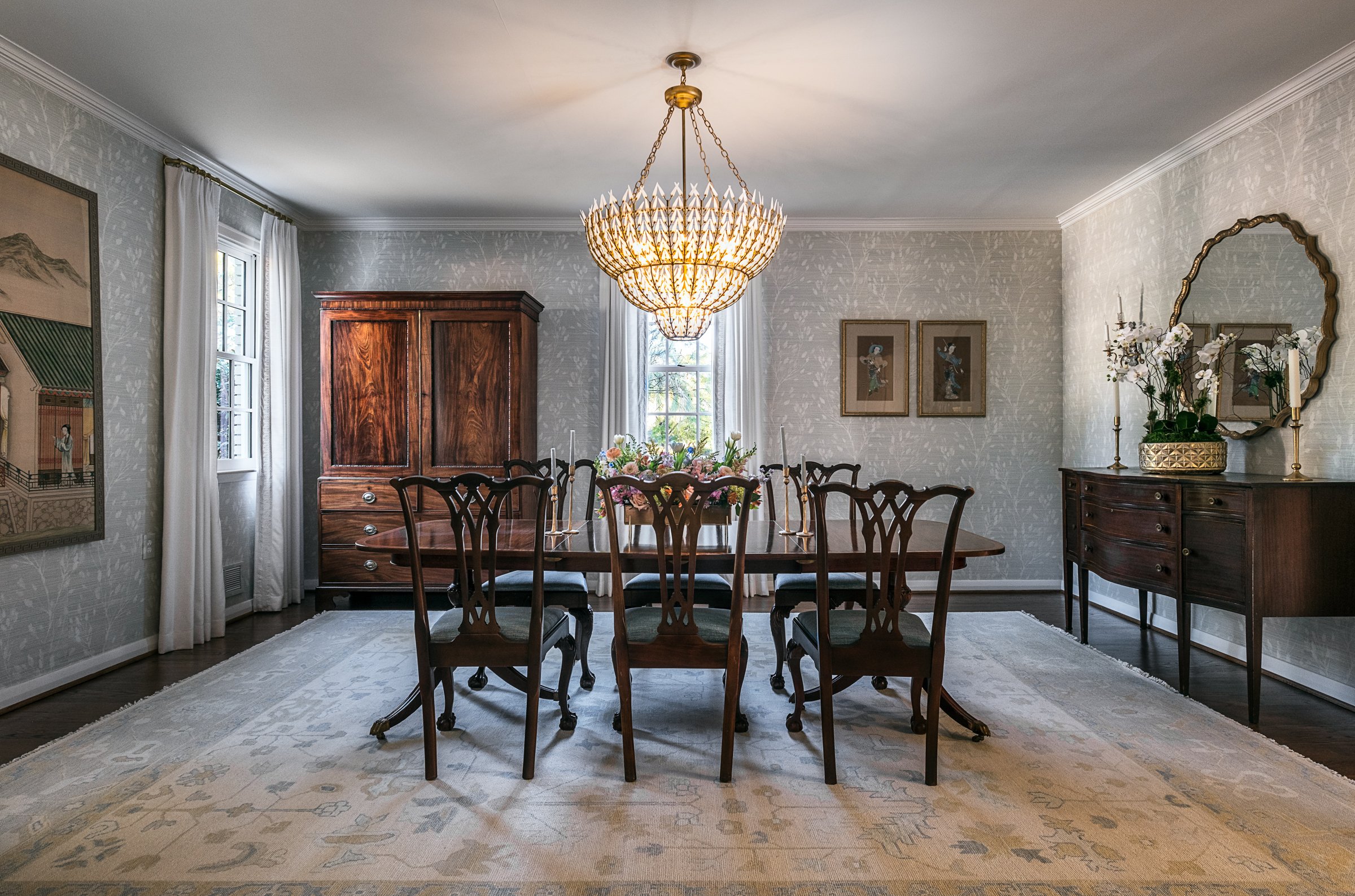 This luxury residential interior in Columbia, SC, designed by Westend Interiors and led by luxury interior designer Alisa Bunch, reflects a refined balance of texture, lighting, and curated furnishings. Photographed by Columbia and Charlotte-based ar