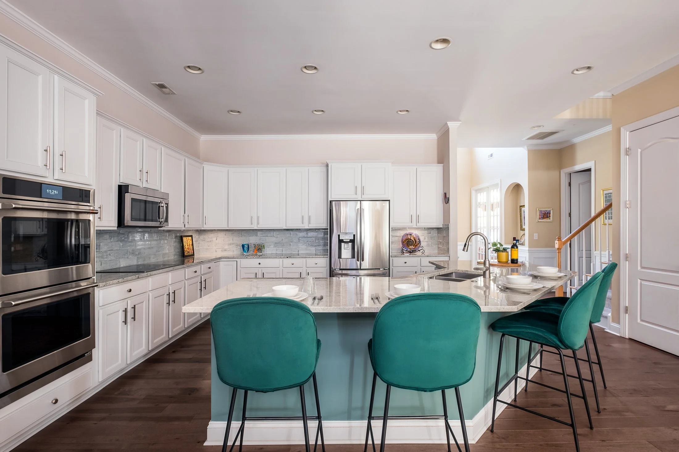 Kitchen remodel in Charlotte, NC – interior design by Jennifer Wagener of Decorating Den Interiors, photographed by Lange Photo Studio