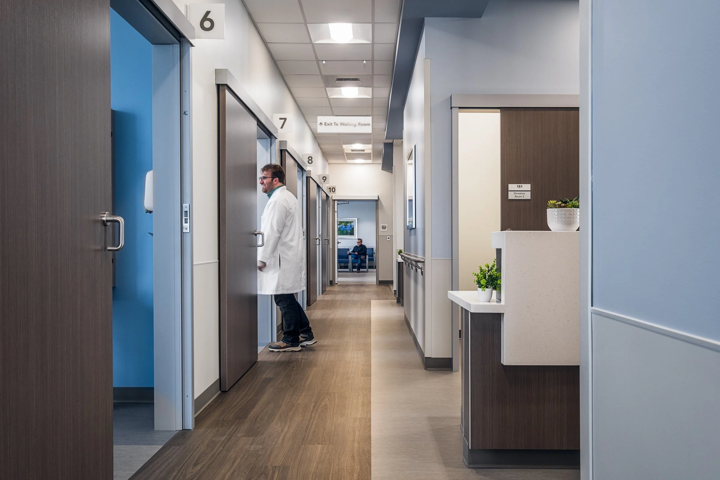 Atrium Health Clinic, designed by CPL Architecture, showcasing amenity space for nurses and doctors, photographed by Lange Photo Studio. 