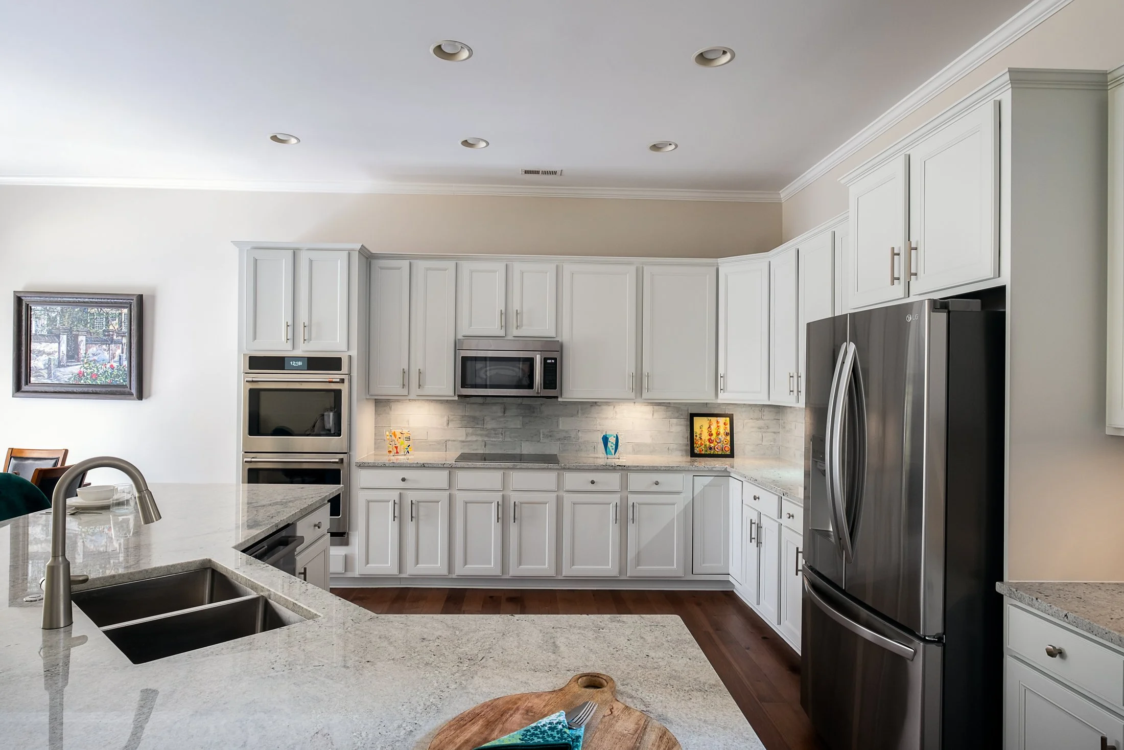 Kitchen remodel in Charlotte, NC – interior design by Jennifer Wagener of Decorating Den Interiors, photographed by Lange Photo Studio