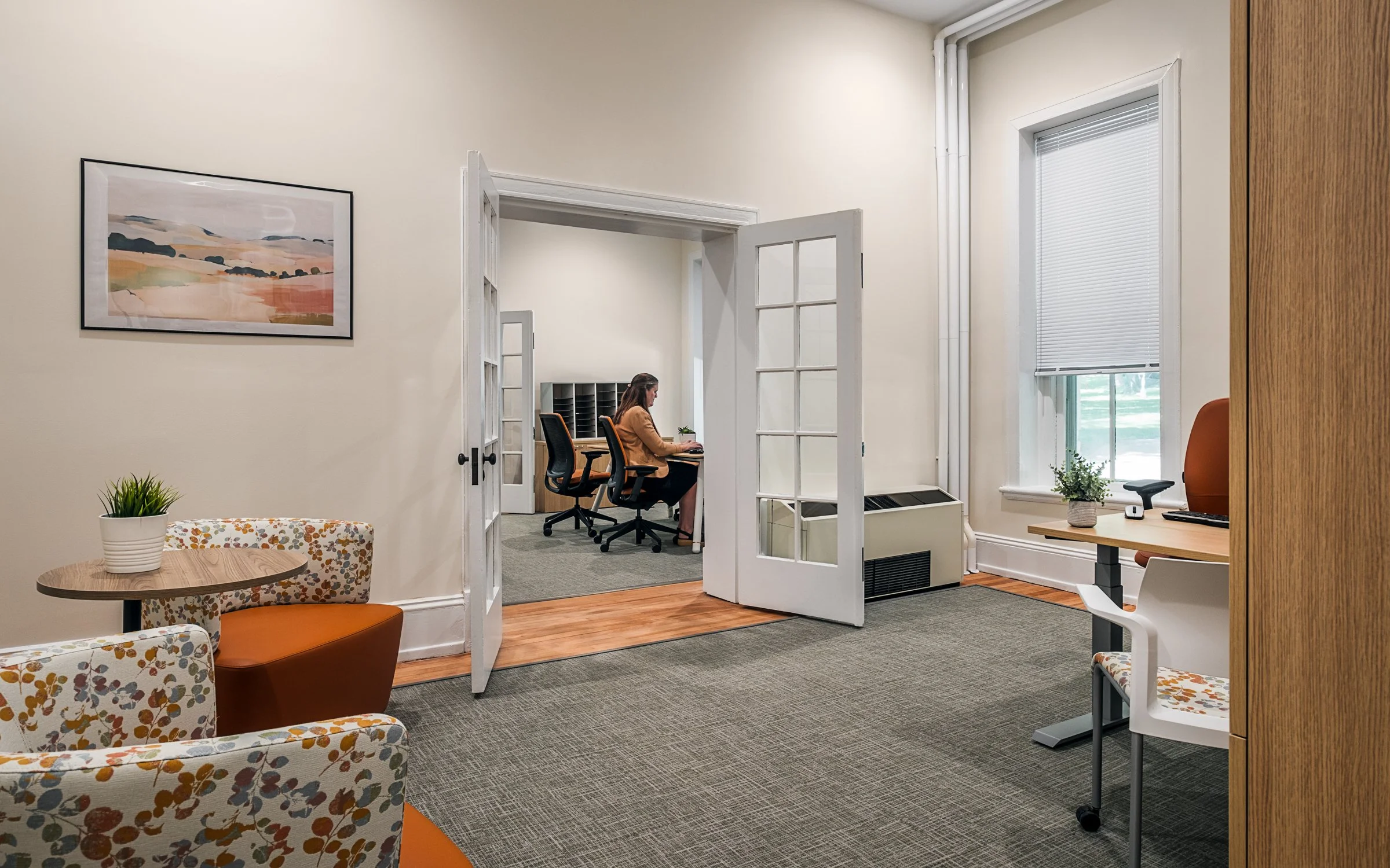Interior view at Hollins West Dorm, highlighting [space/design feature] and the renovated student living environment. COmpleted by CPL Architectue and photographed by Lange Photo Studio. 