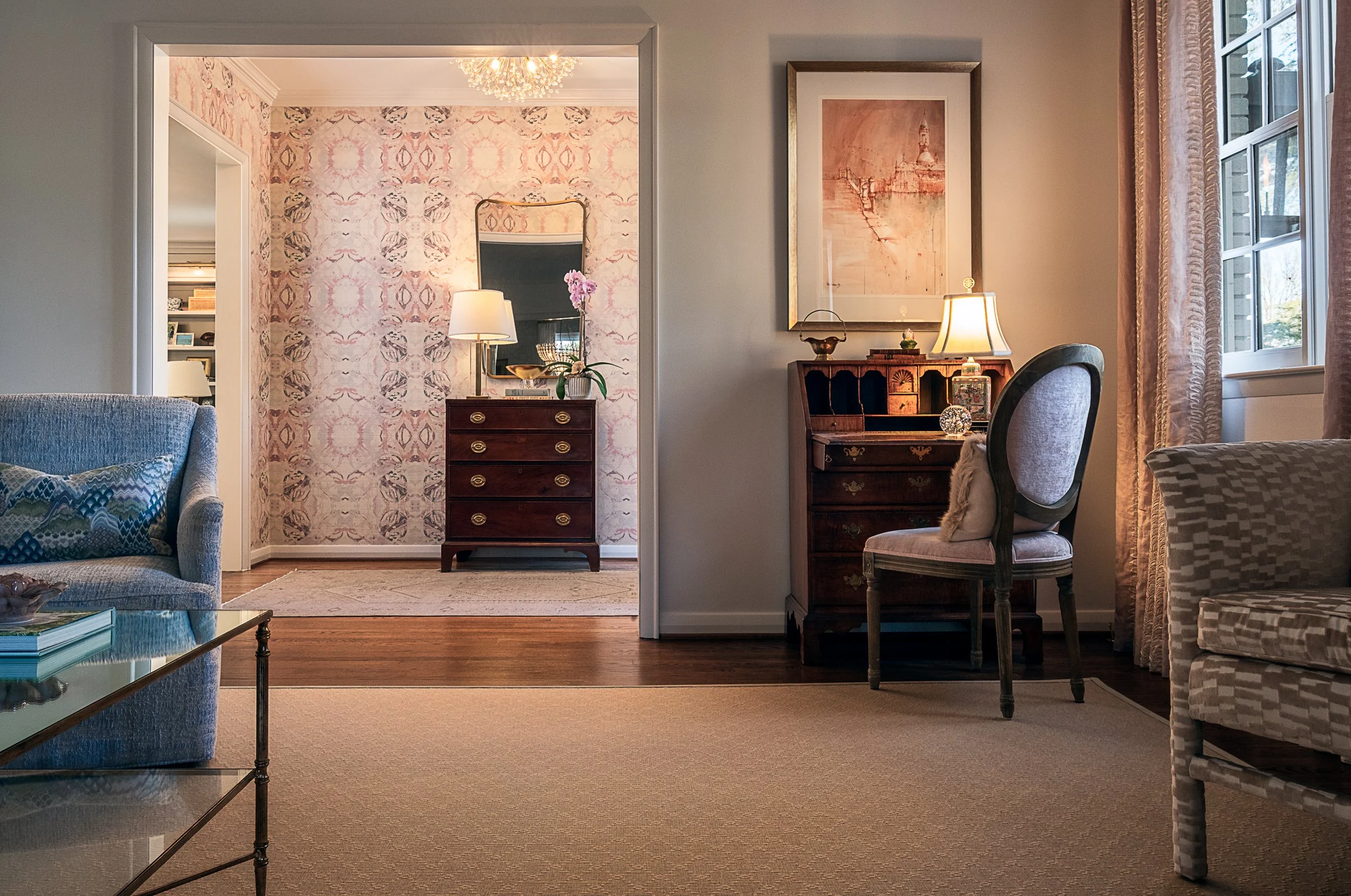 This luxury residential interior in Columbia, SC, designed by Westend Interiors and led by luxury interior designer Alisa Bunch, reflects a refined balance of texture, lighting, and curated furnishings. Photographed by Columbia and Charlotte-based ar