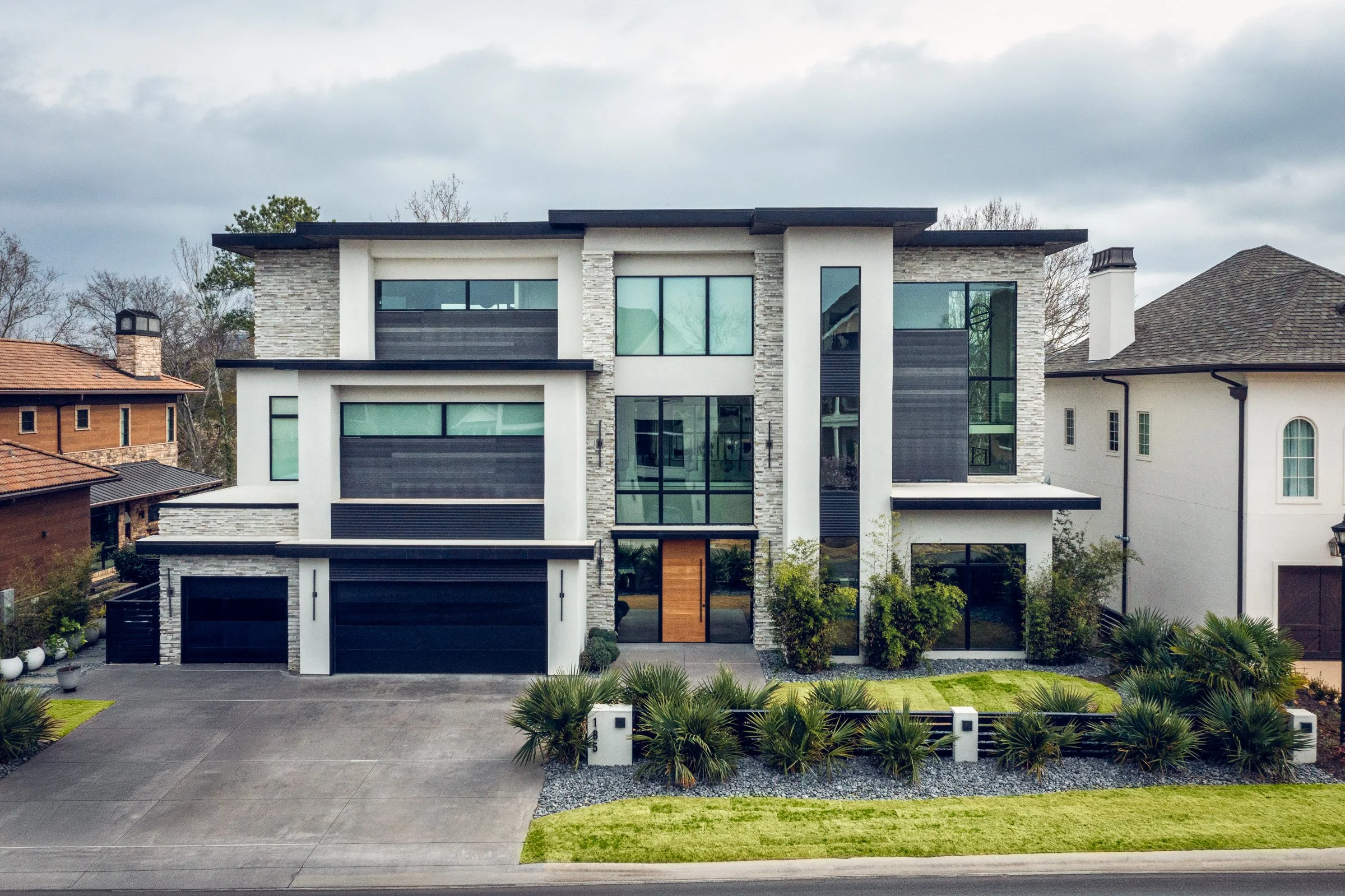 Custom residential home in Congaree Park, Columbia, SC – built by Congaree Construction, photographed by Lange Photo Studio