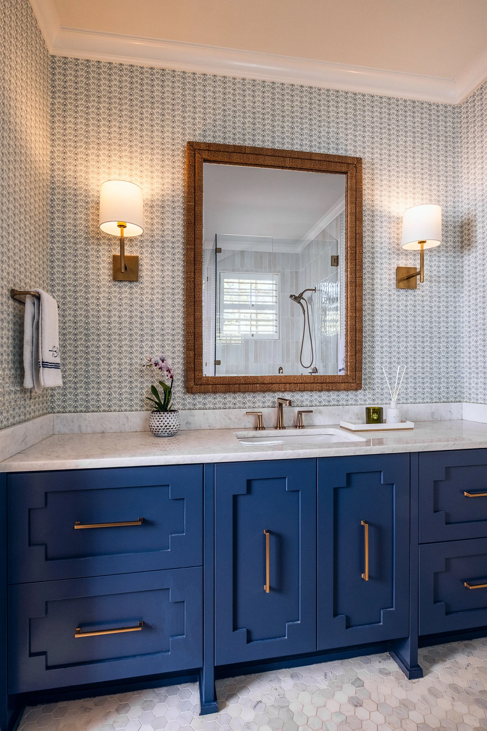 This luxury residential interior in Columbia, SC, designed by Westend Interiors and led by luxury interior designer Alisa Bunch, reflects a refined balance of texture, lighting, and curated furnishings. Photographed by Columbia and Charlotte-based ar