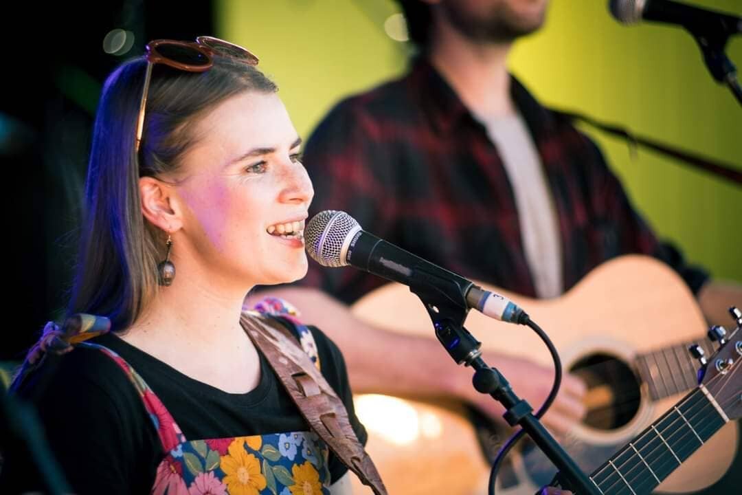 ✨ TODAY ✨ 
I'll be out at @shirazrepublic from 2:30 - 4:30pm for my last public gig scheduled for the year! Come and enjoy the beautiful sunshine 🌞
@cornellabrewery